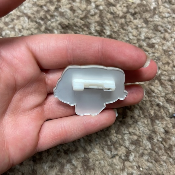 Kawaii kitty pin - Picture 4 of 4